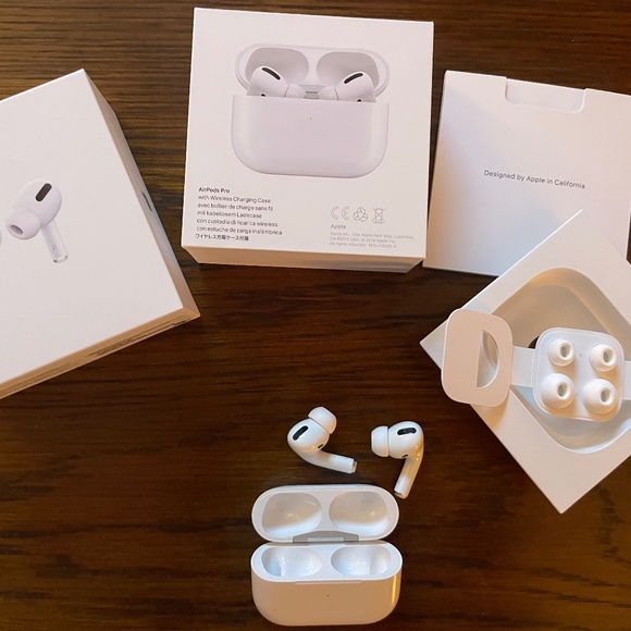 APPLE AIR PODS PRO -WHITE NEW -IN ORIGINAL PACKAGE-NOISES CANCELING